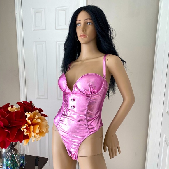 Fantasy Lingerie women size medium, women intimate and sleepwear. Hot pink. - Picture 1 of 8